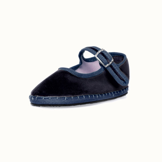 Bambina In The Navy