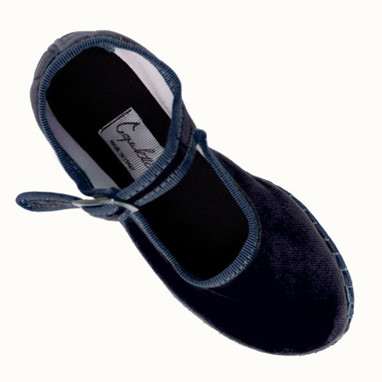 Bambina In The Navy