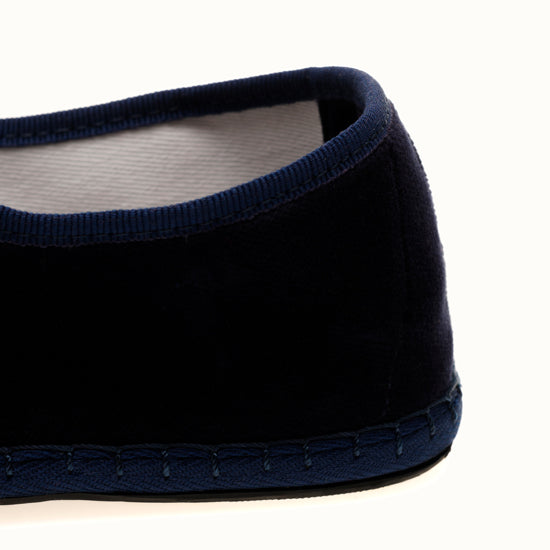 Bambina In The Navy