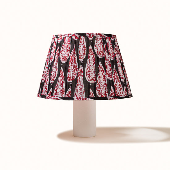 Abat Jour plissé noir imprimés cachemire rouge.