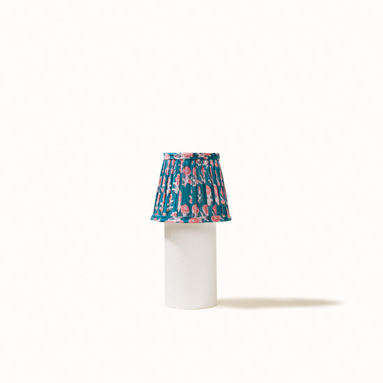 Abat Jour plissé turquoise imprimé fleurs roses.