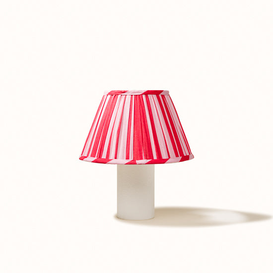 Abat Jour plissé rayé rouge et rose.