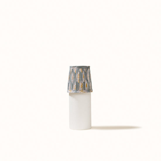 Abat Jour plissé vert de gris imprimé jaune safran.