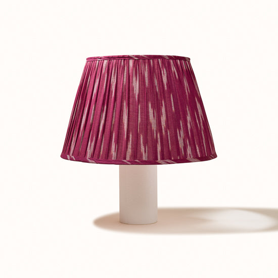 Abat Jour plissé prune imprimé Ikat.