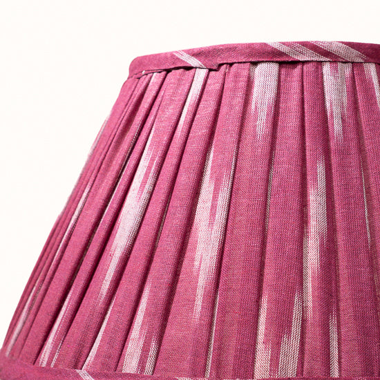 Abat Jour plissé prune imprimé Ikat.