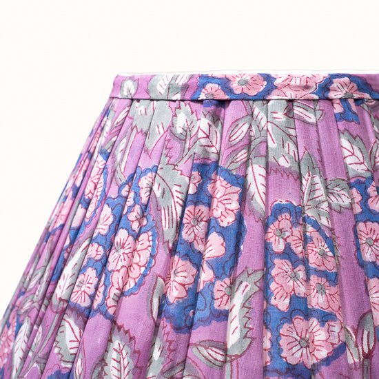 Abat Jour plissé lila imprimé hortensias.