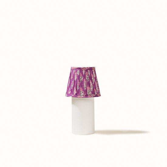 Abat Jour plissé lila imprimé fleurs roses.