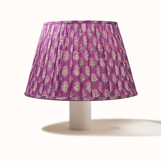 Abat Jour plissé lila imprimé fleurs roses.