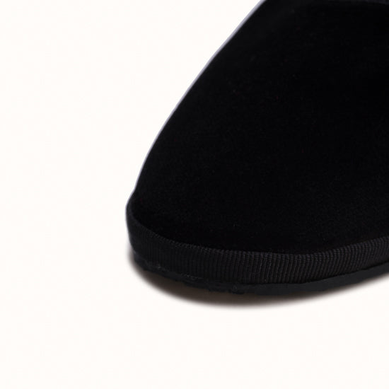 Bambina Back to Black