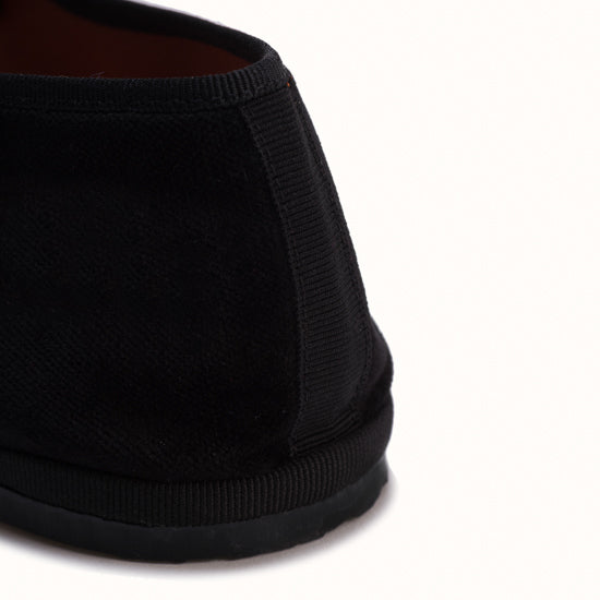 Bambina Back to Black