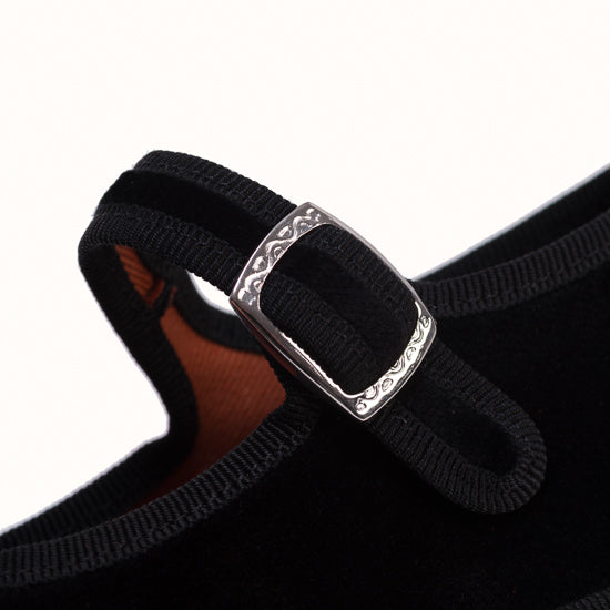 Bambina Back to Black