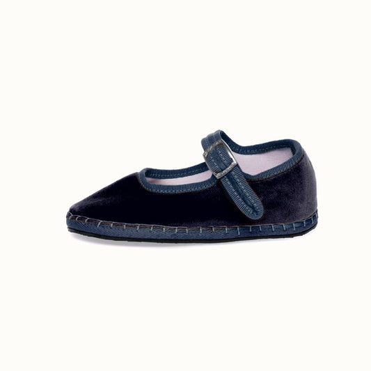 Bambina In The Navy