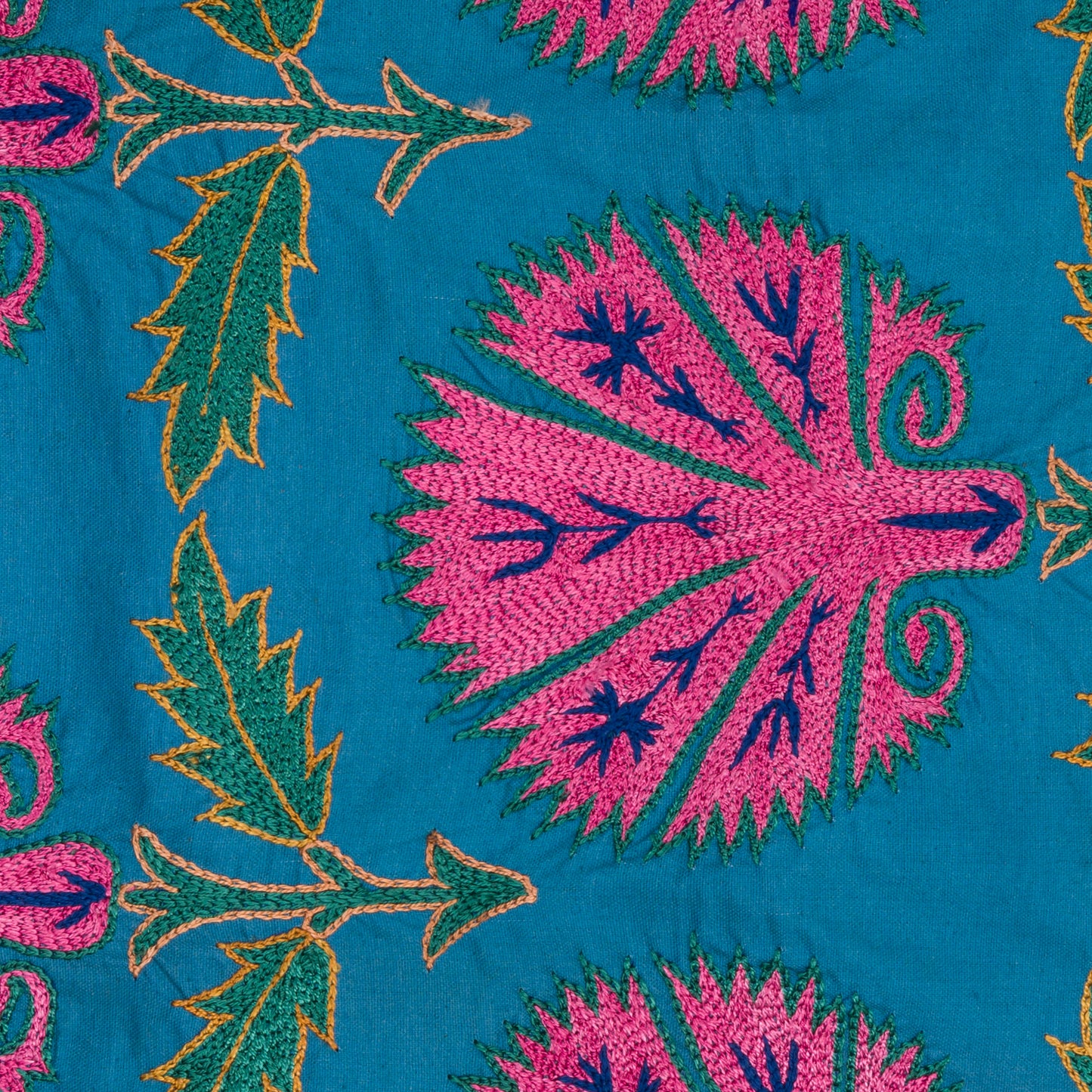 Suzani Bleu et Fuchsia